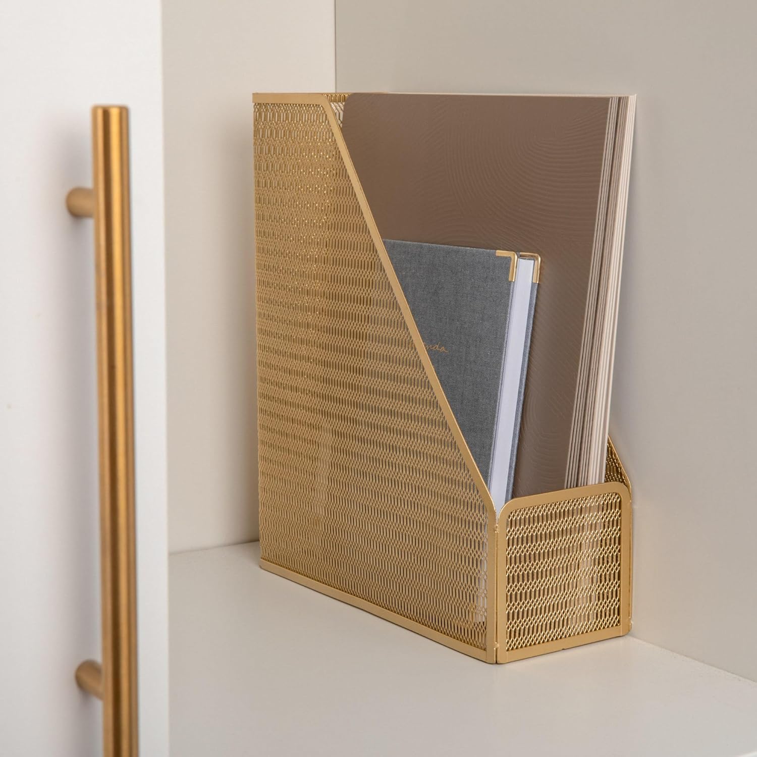 Martha Stewart Ryder Gold Mesh Metal Single Slot Magazine File Holder, Desktop Organizer, 9.75 x 3.75 x 11.5 - Image 2